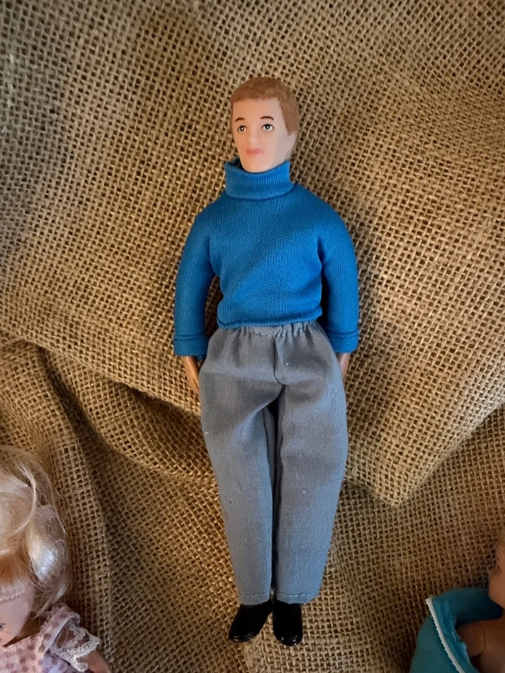Vintage Y2K 1999 Miller Family Dollhouse Dolls Town Square EUC 1/12 scale
